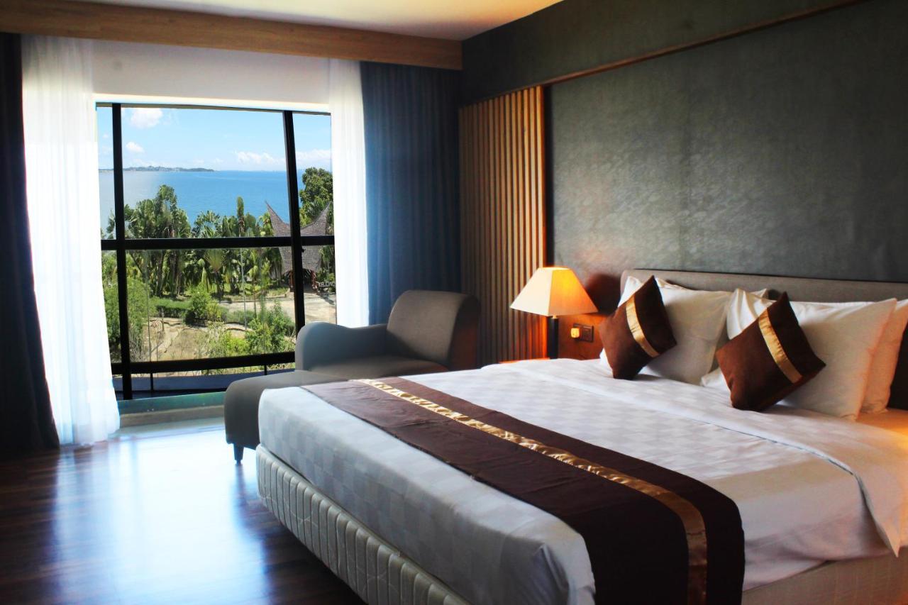 Batam View Beach Resort Нонгса Экстерьер фото