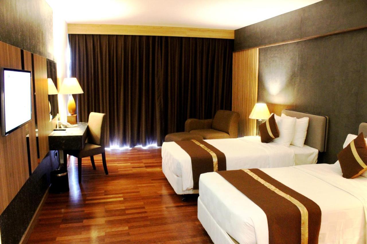 Batam View Beach Resort Нонгса Экстерьер фото