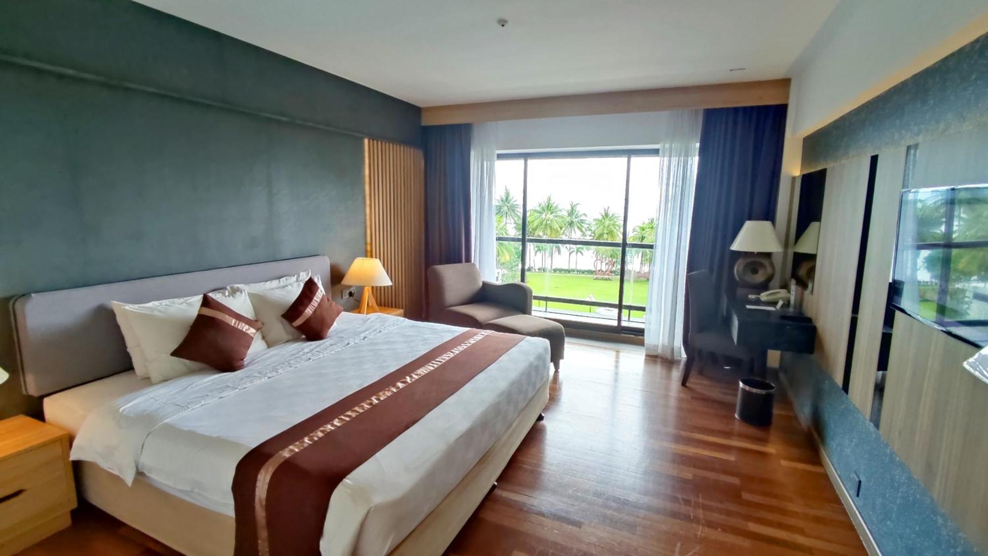 Batam View Beach Resort Нонгса Экстерьер фото