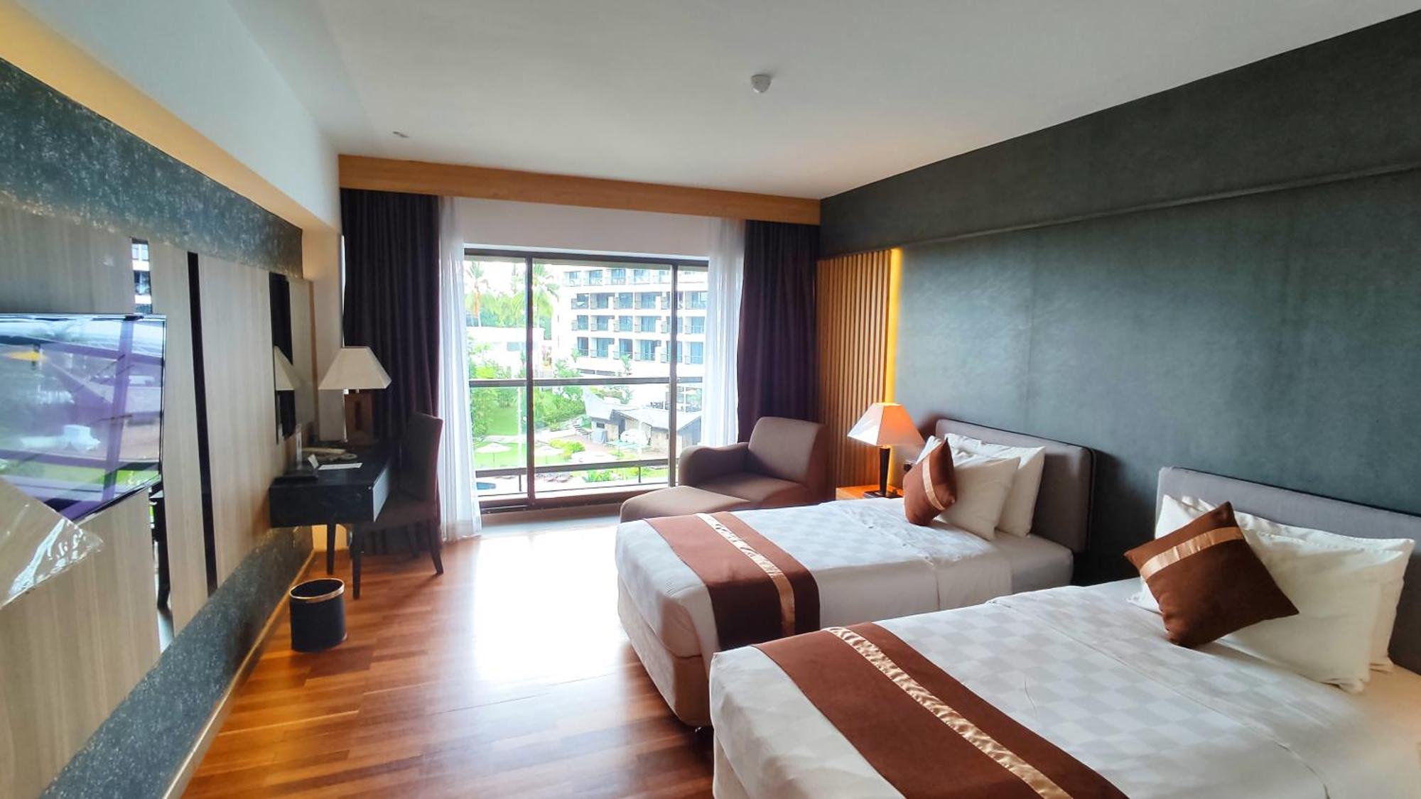 Batam View Beach Resort Нонгса Экстерьер фото
