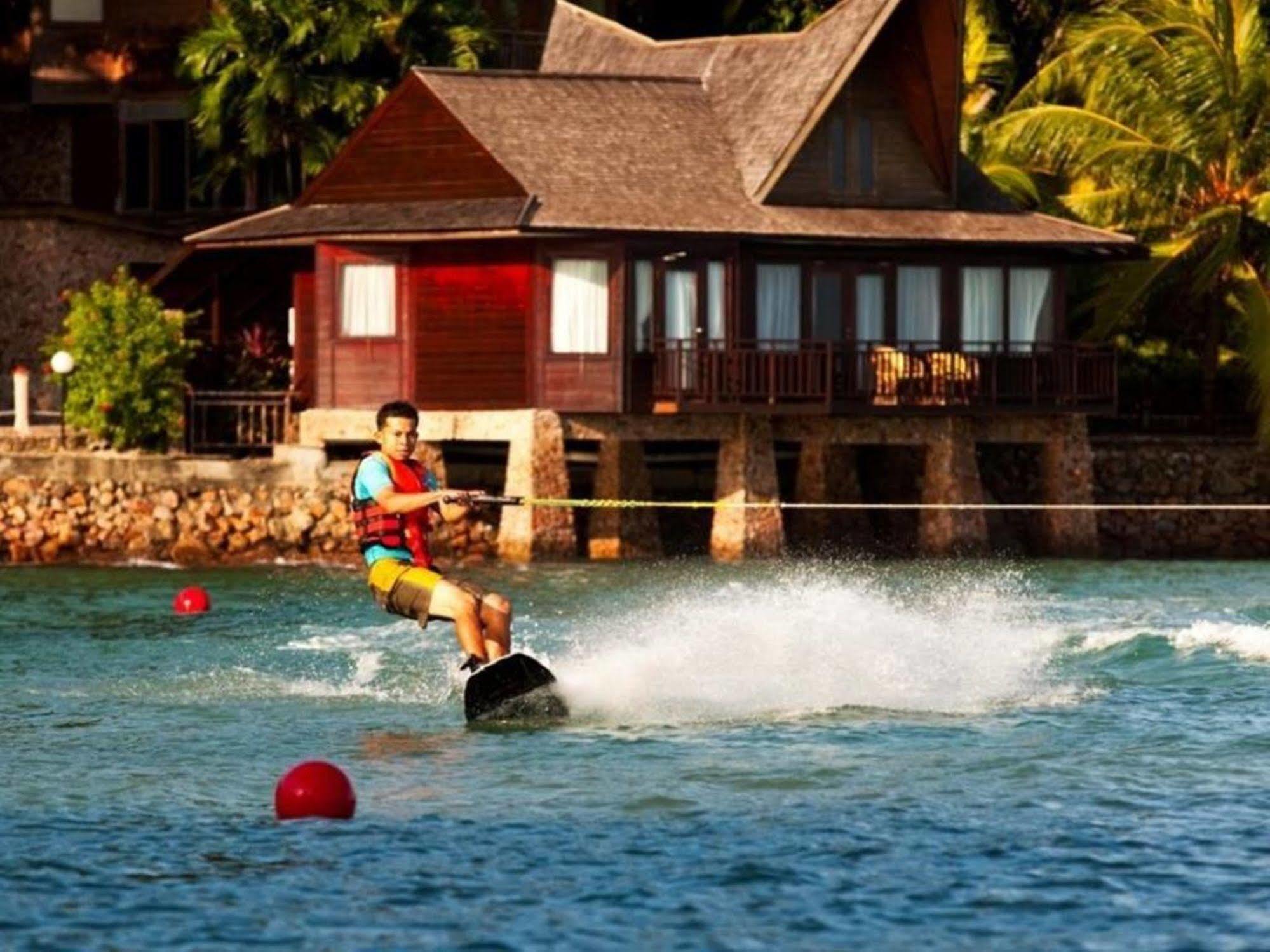 Batam View Beach Resort Нонгса Экстерьер фото