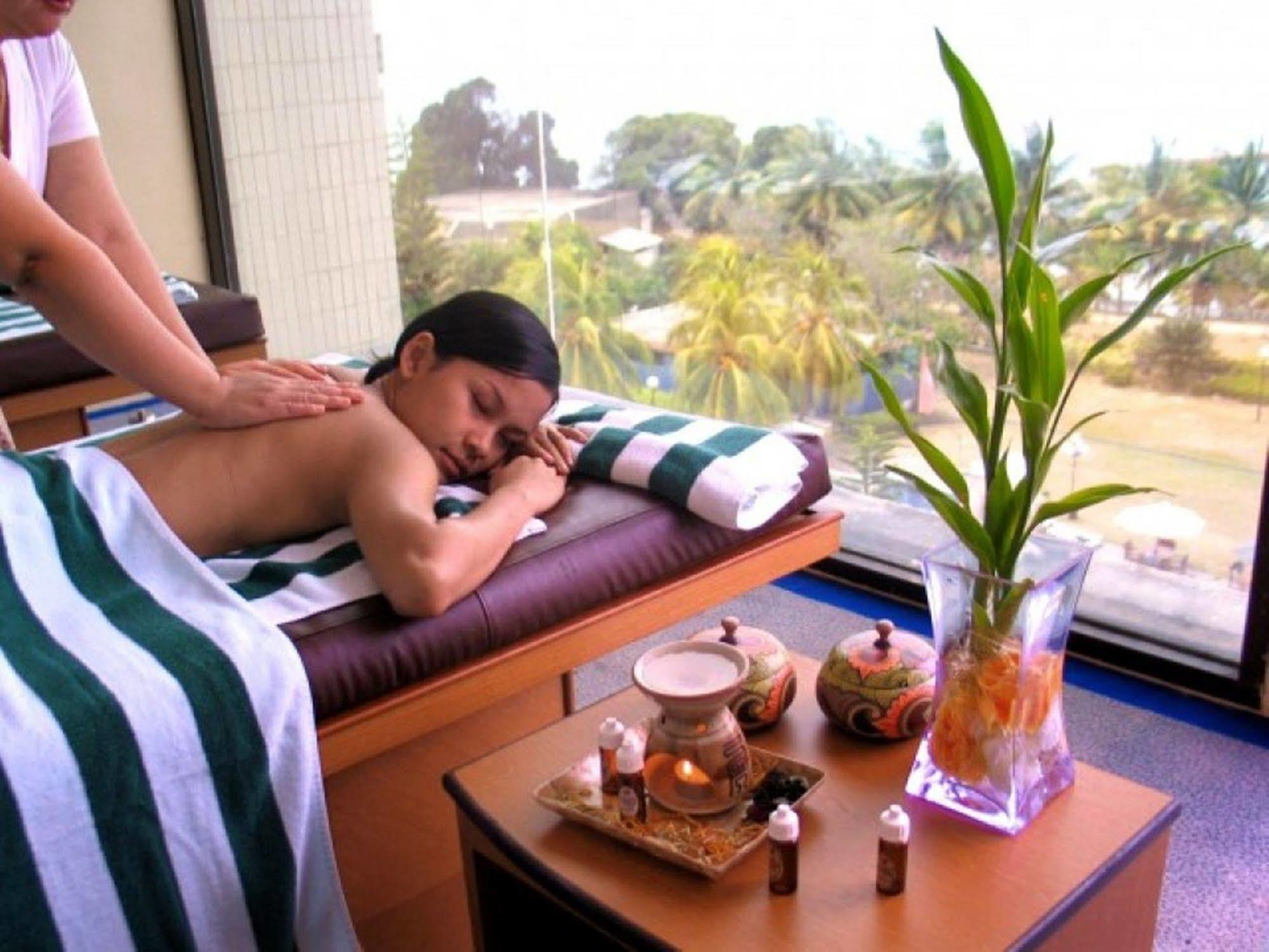 Batam View Beach Resort Нонгса Экстерьер фото