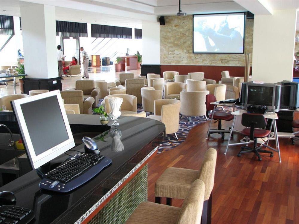Batam View Beach Resort Нонгса Экстерьер фото